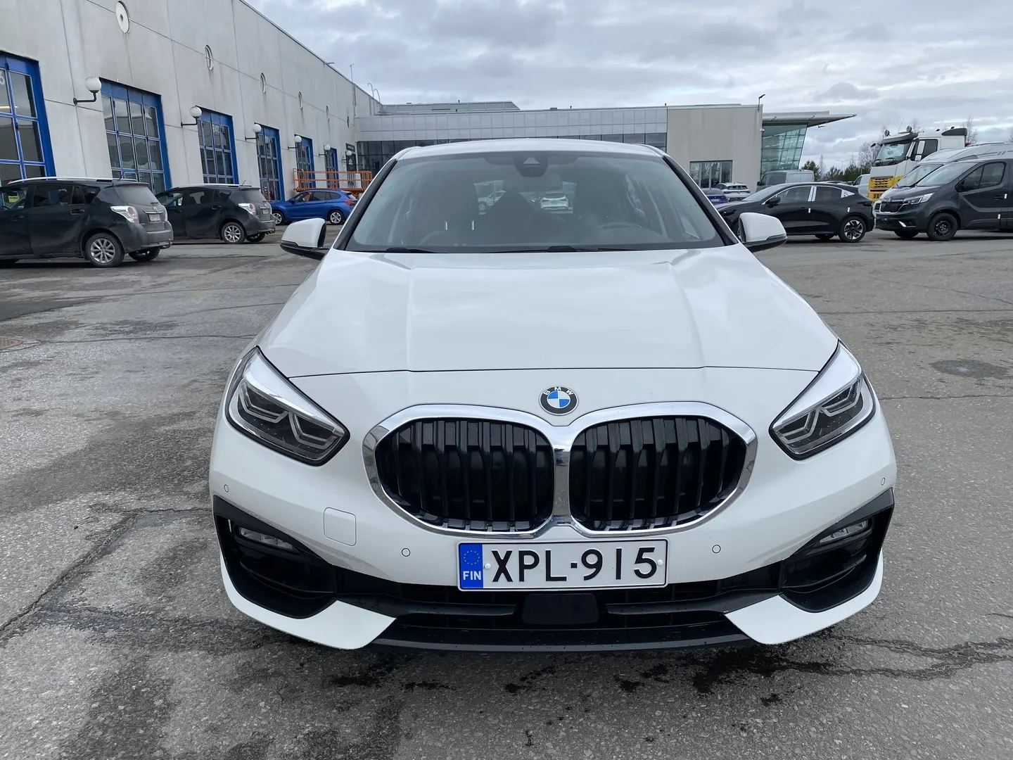 BMW 118 XPL-915 carousel image