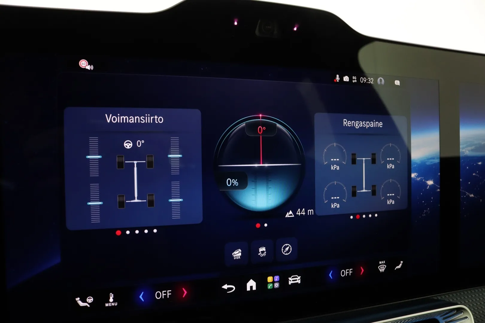 Mercedes-Benz GLC YMK-609 carousel image