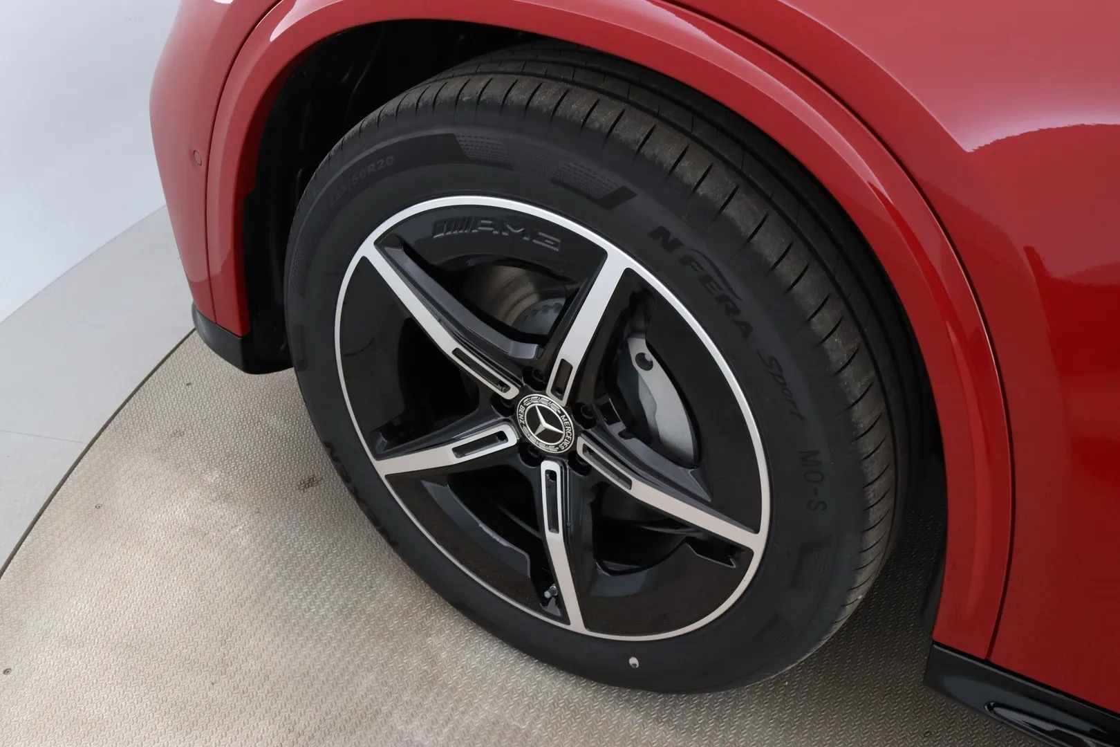 Mercedes-Benz GLC YMK-609 carousel image
