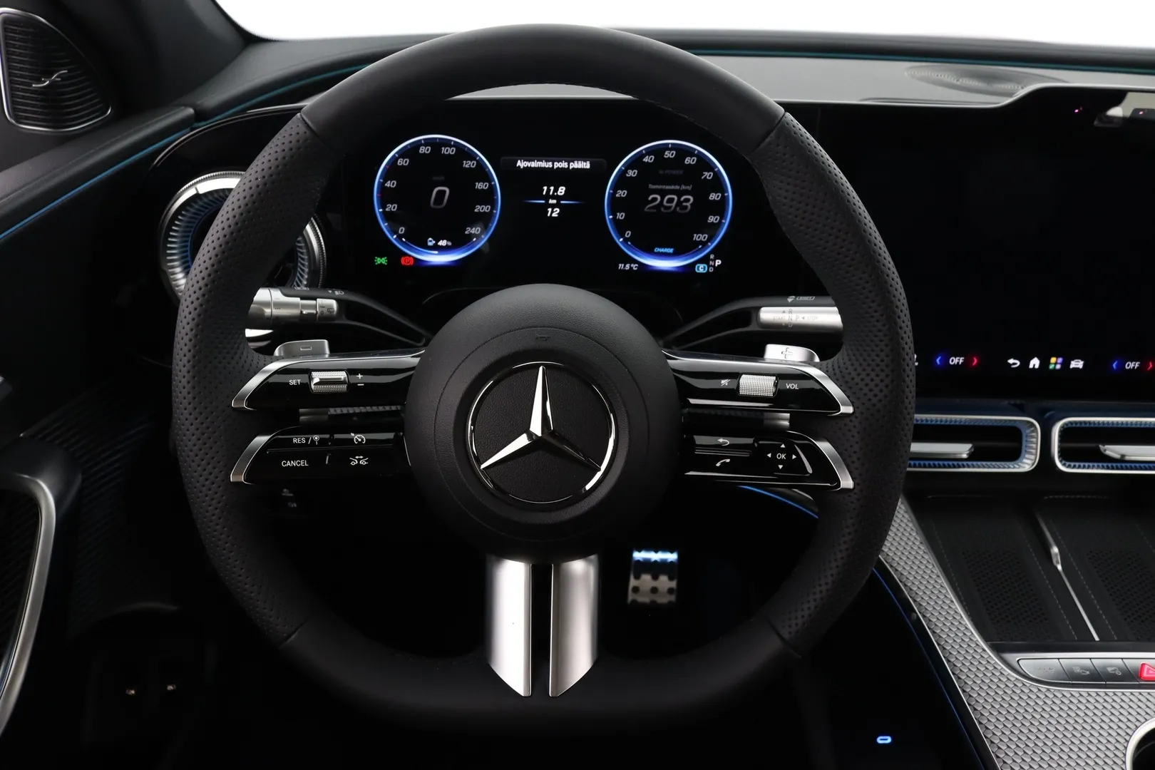 Mercedes-Benz GLC YMK-609 carousel image
