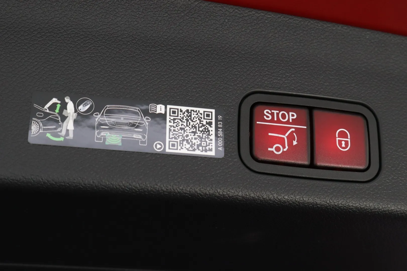 Mercedes-Benz GLC YMK-609 carousel image