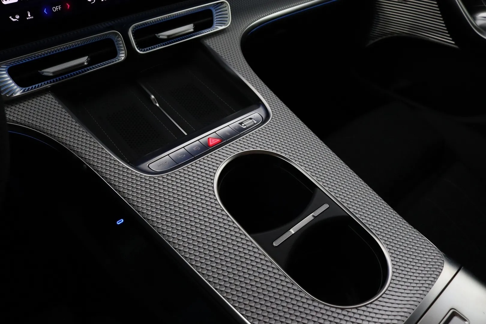 Mercedes-Benz GLC YMK-609 carousel image