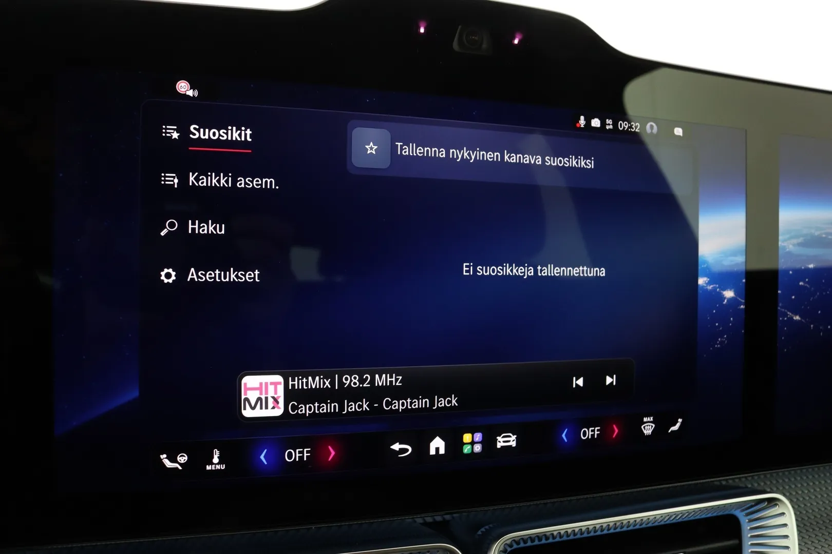 Mercedes-Benz GLC YMK-609 carousel image