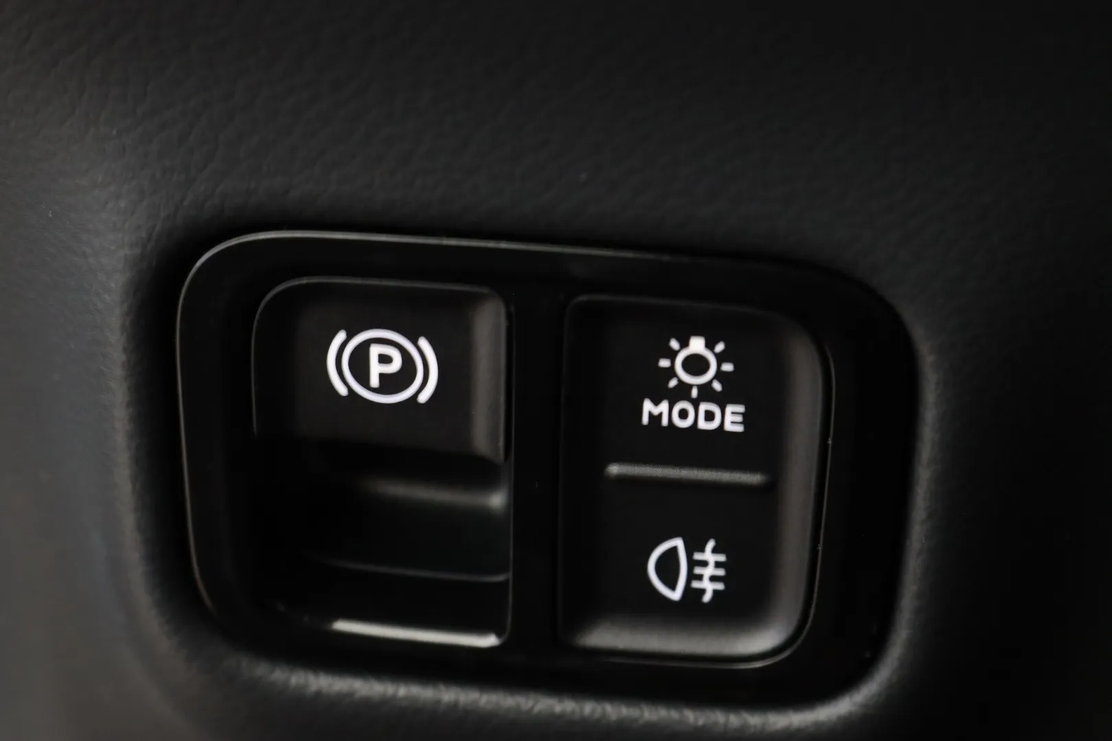 Mercedes-Benz GLC YMK-609 carousel image