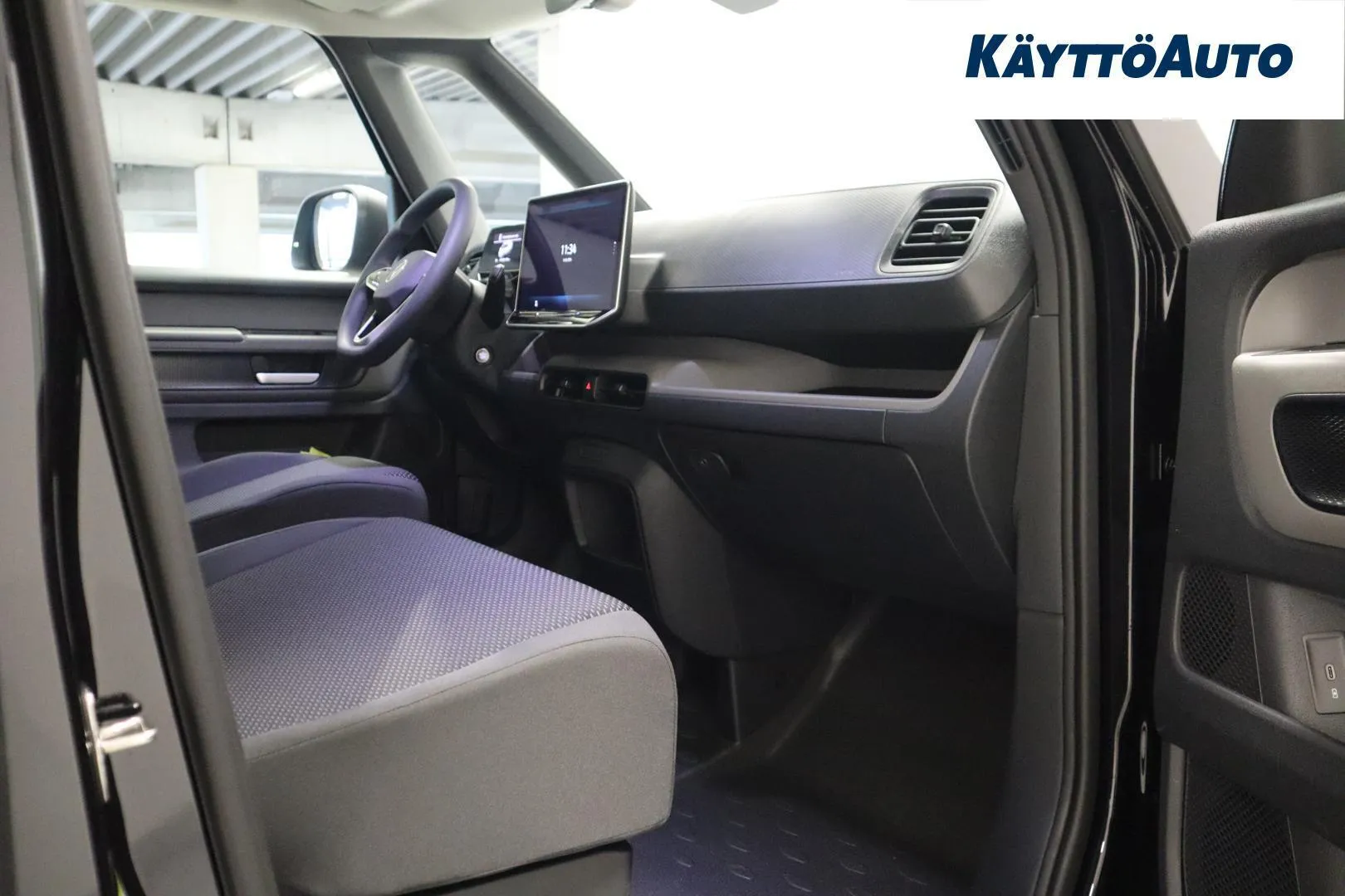 Volkswagen ID. BUZZ CARGO YMK-926 carousel image