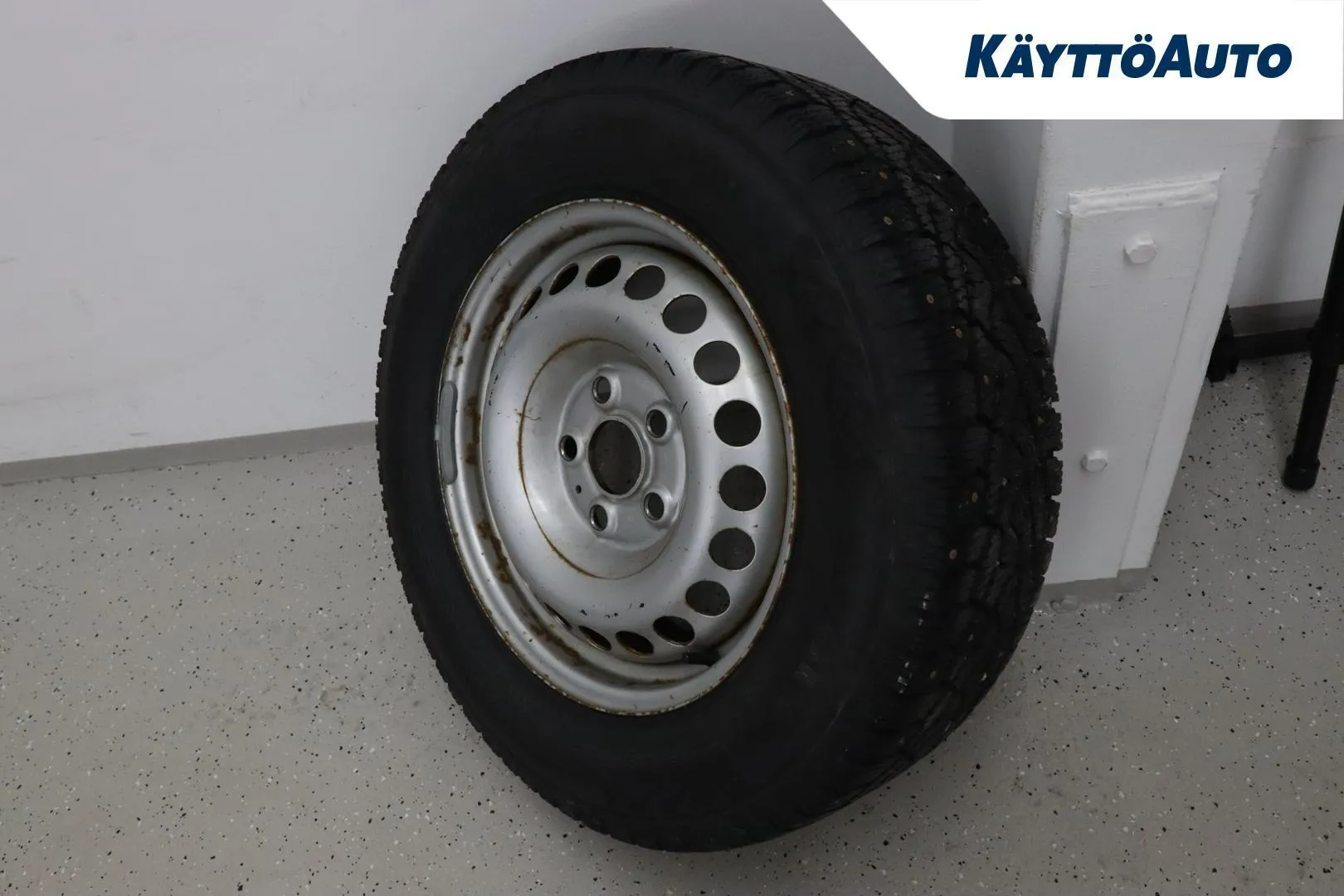 Volkswagen Transporter OUV-372 carousel image