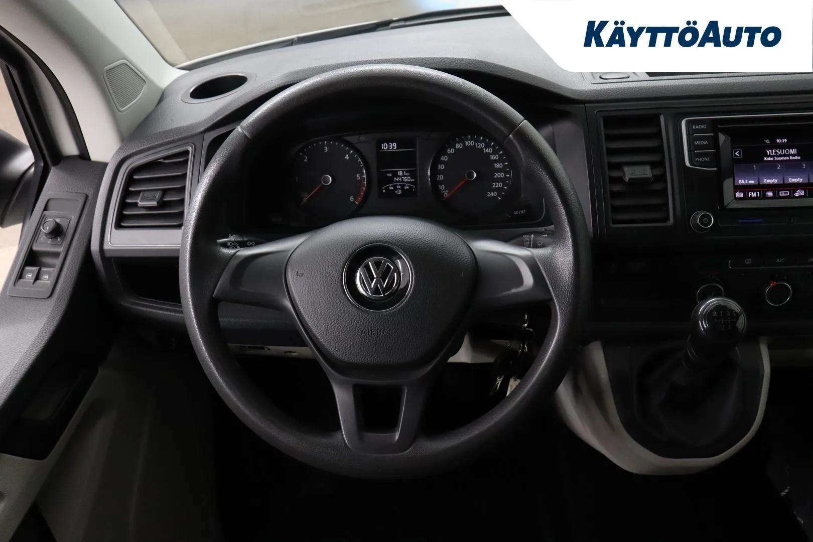 Volkswagen Transporter OUV-372 carousel image