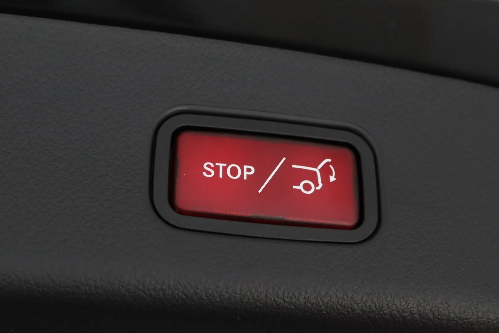 Mercedes-Benz GLC LTL-421 carousel image