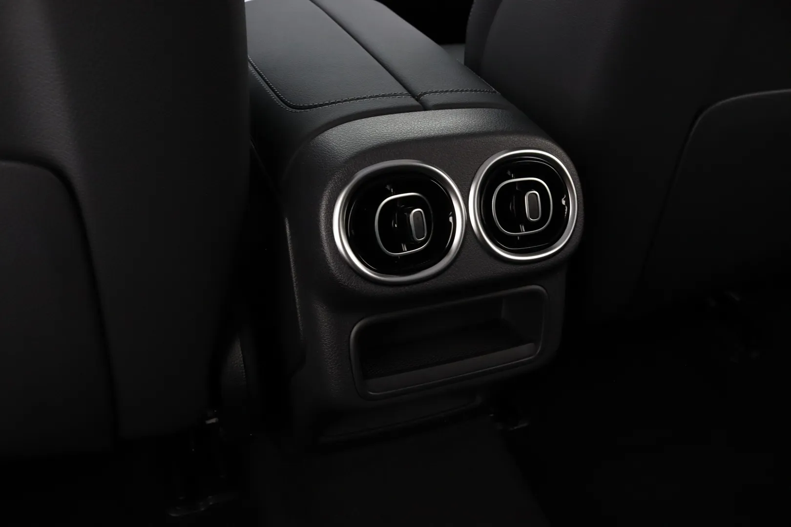 Mercedes-Benz GLC LTL-421 carousel image