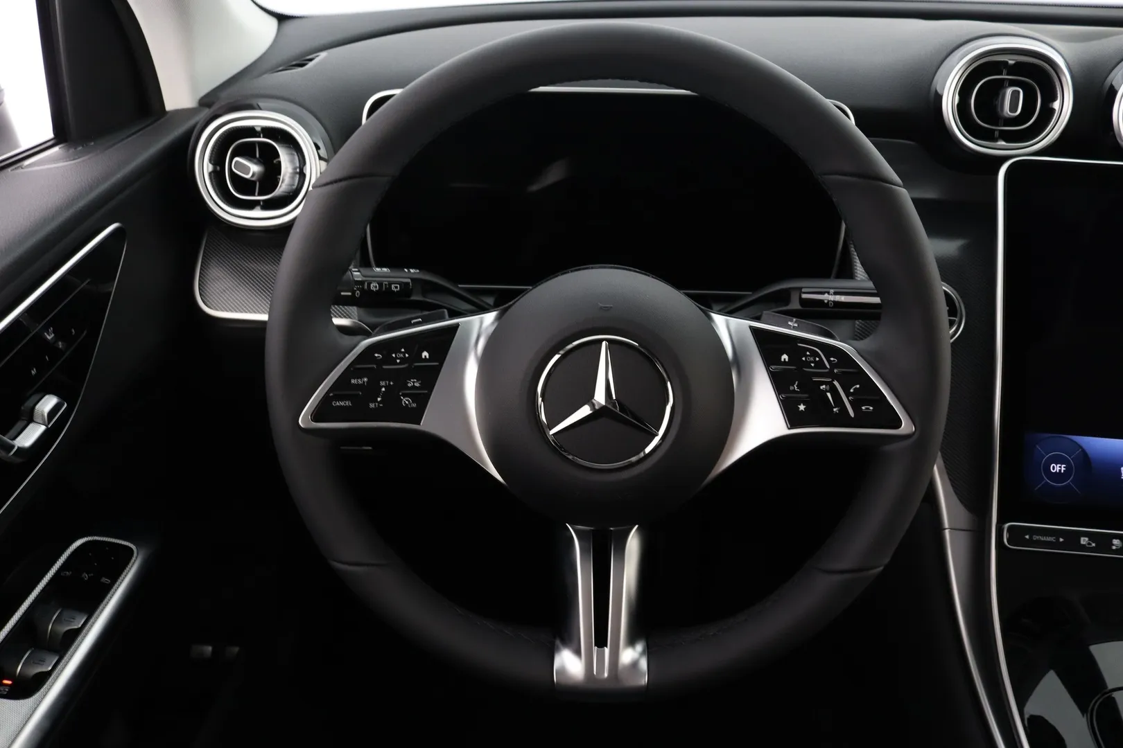 Mercedes-Benz GLC LTL-421 carousel image