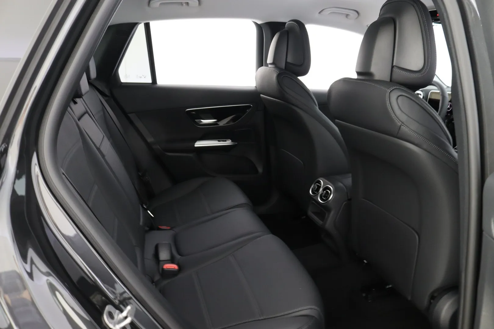 Mercedes-Benz GLC LTL-421 carousel image