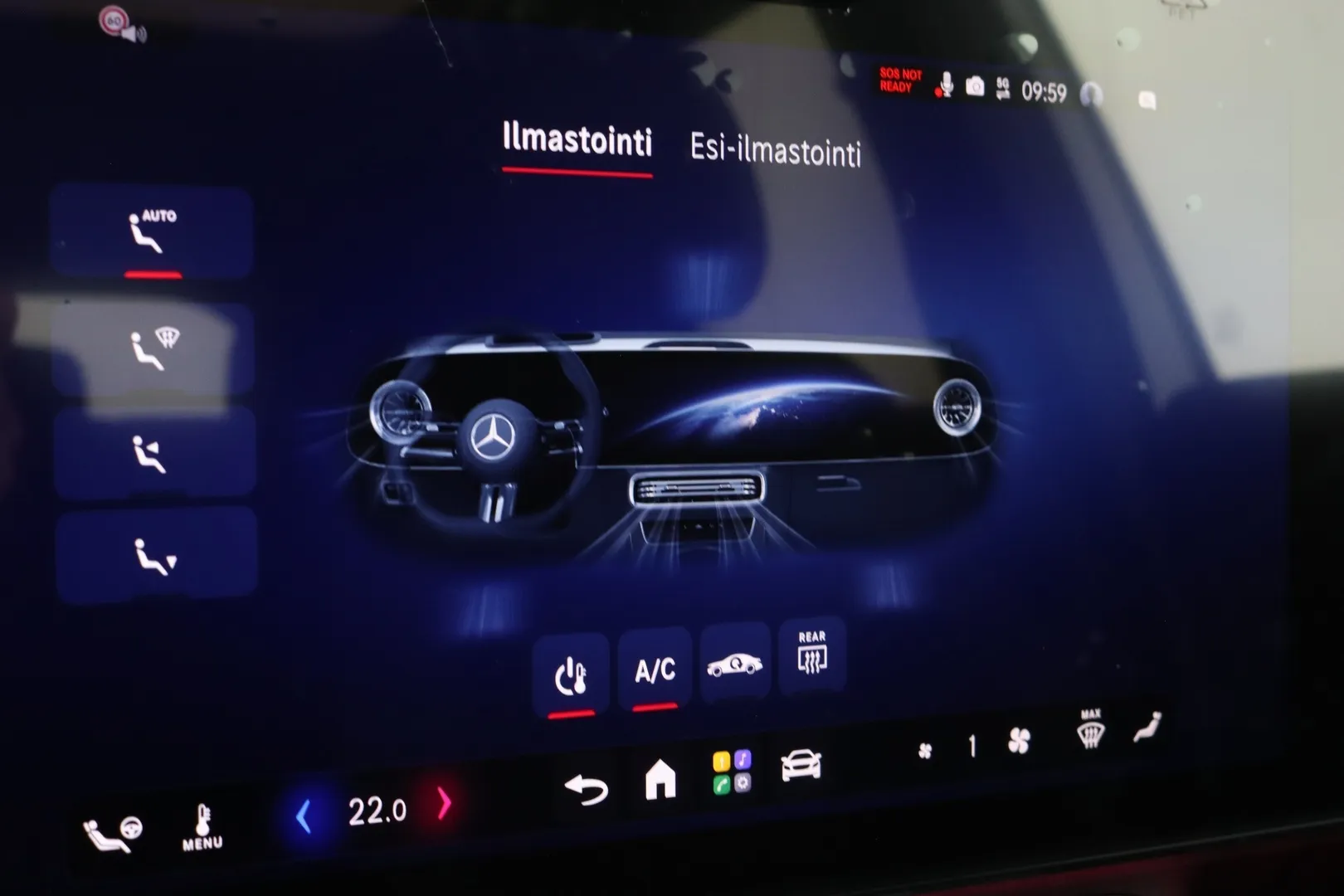 Mercedes-Benz GLB ZRE-581 carousel image