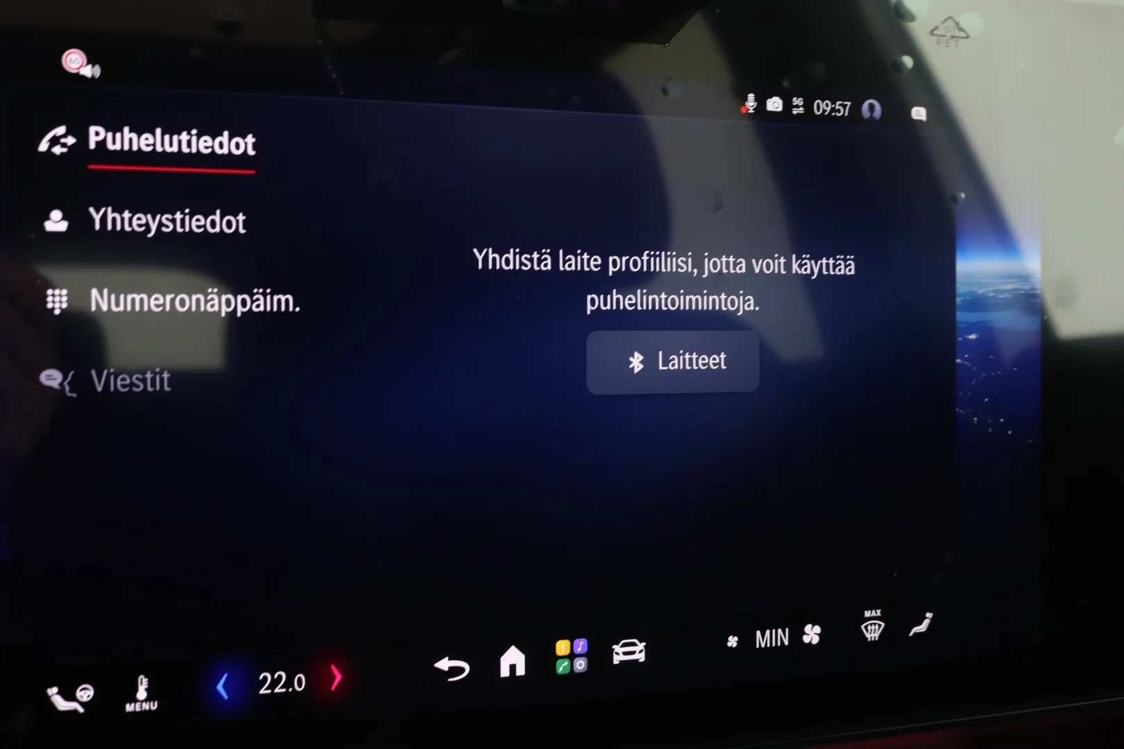 Mercedes-Benz GLB ZRE-581 carousel image