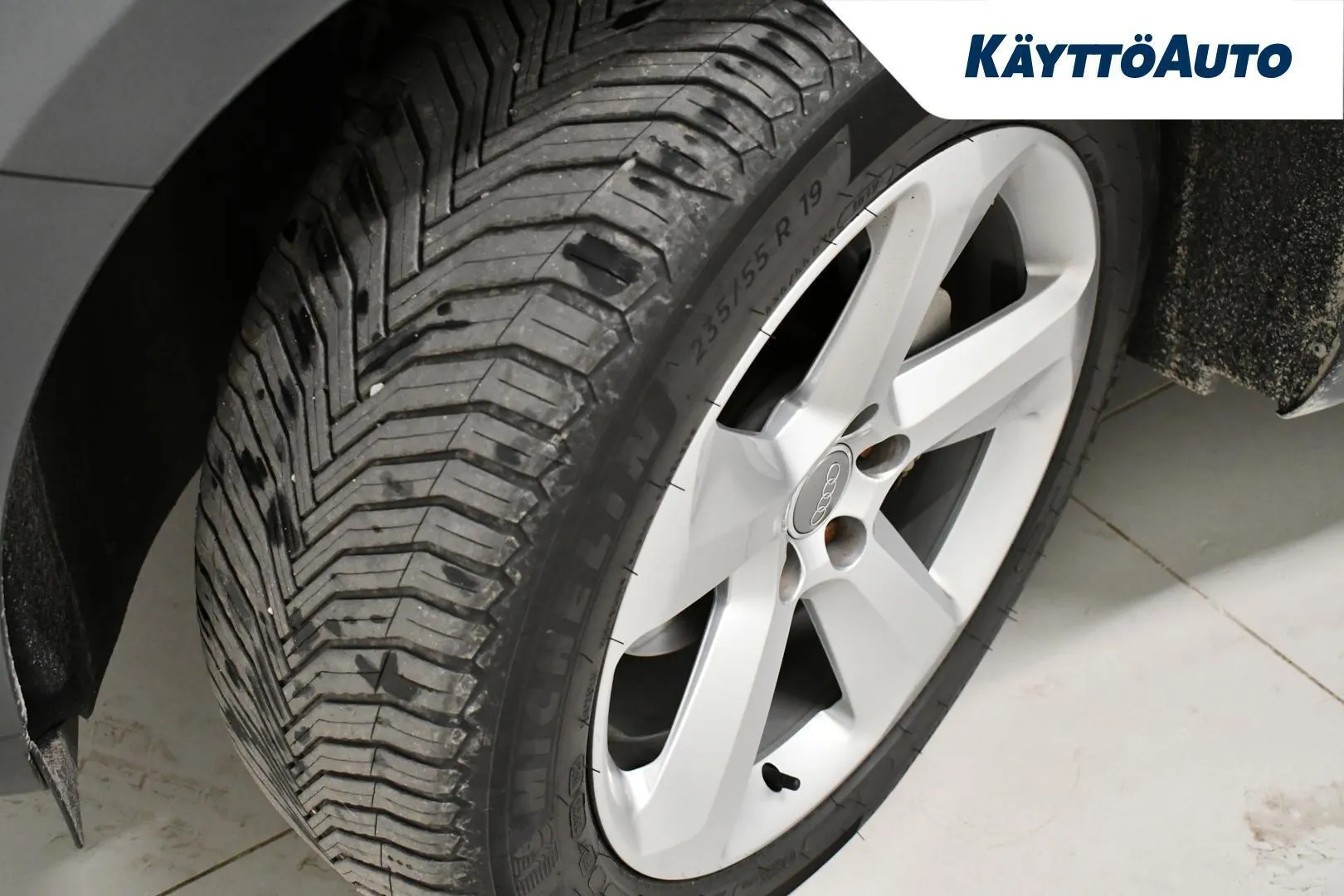 Audi Q5 IZA-319 carousel image