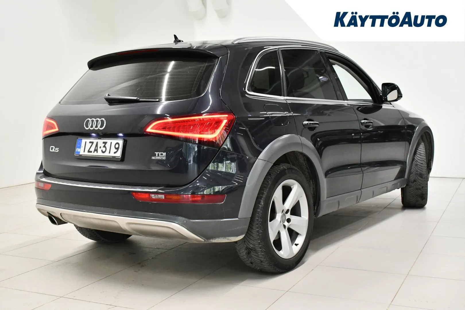 Audi Q5 IZA-319 carousel image