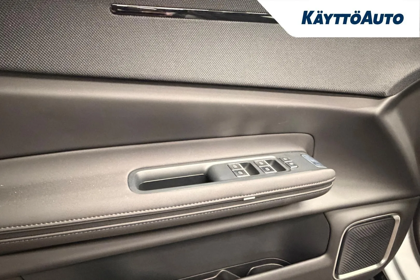 POLESTAR 4 SRR-421 carousel image