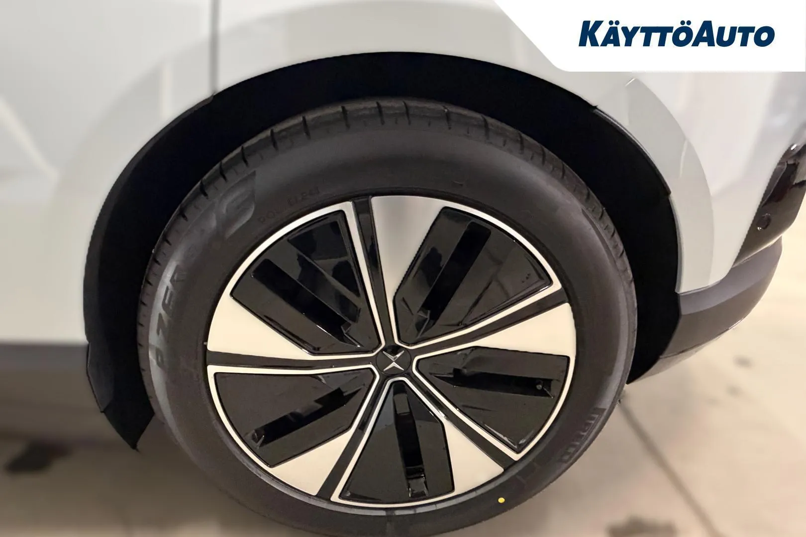 POLESTAR 4 SRR-447 carousel image