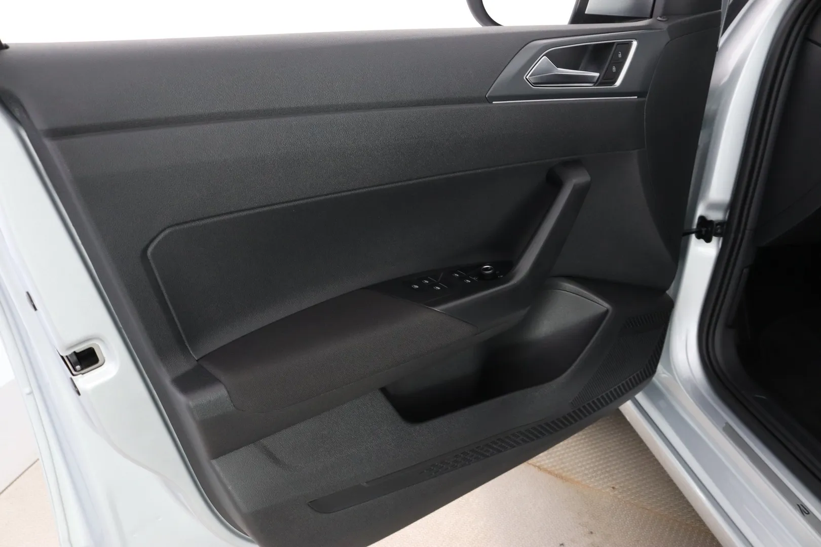 Volkswagen Taigo MRL-275 carousel image