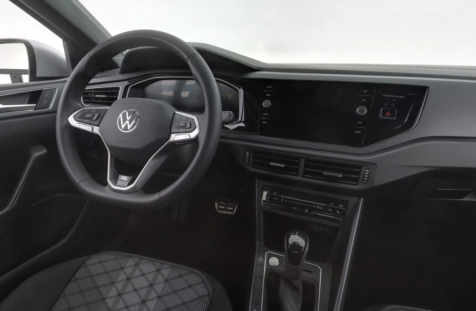 Volkswagen Taigo MRL-275 carousel image