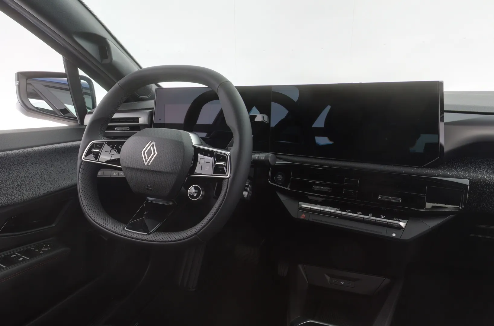 Renault Clio ZPX-538 carousel image