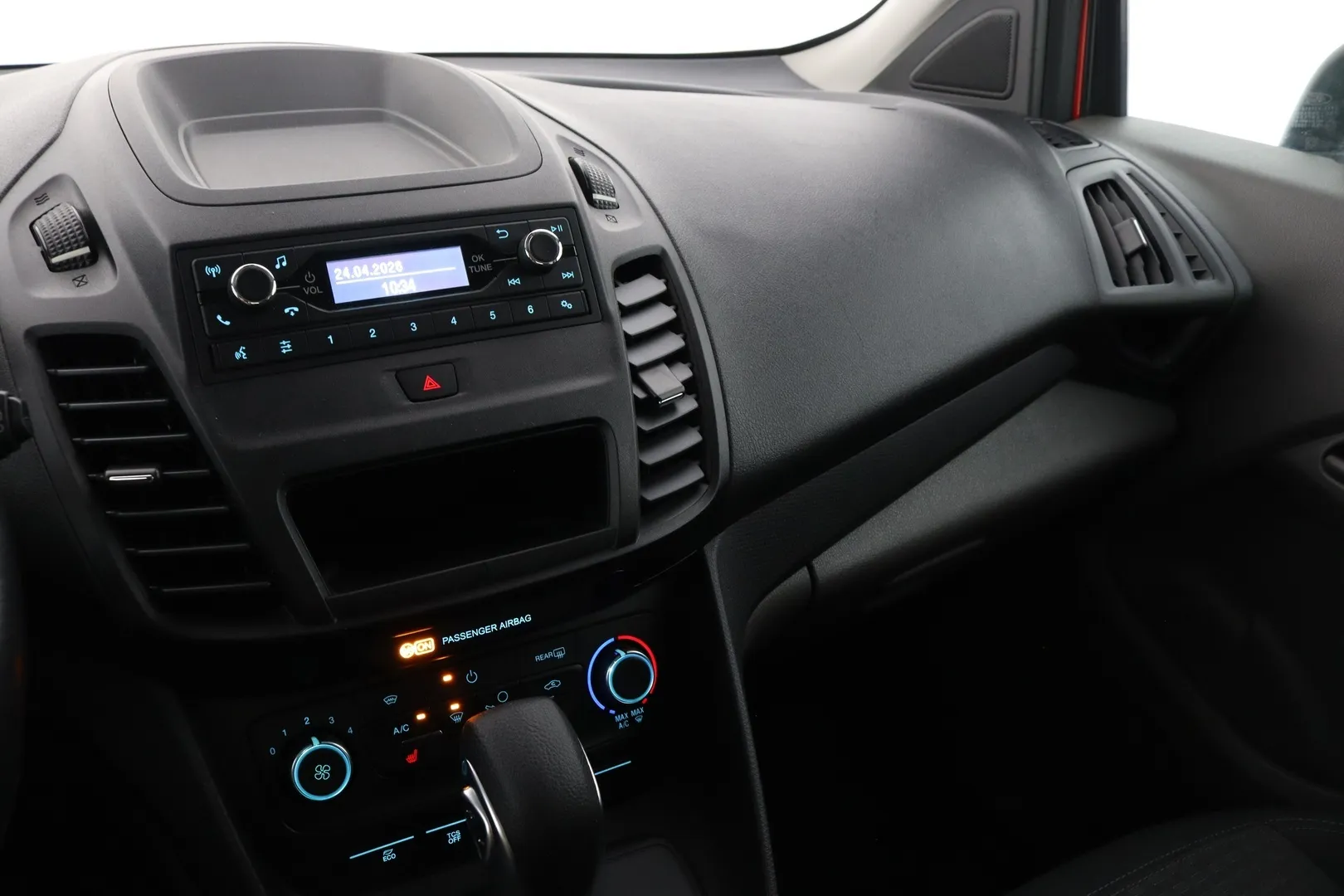 Ford Grand Tourneo Connect ETJ-814 carousel image