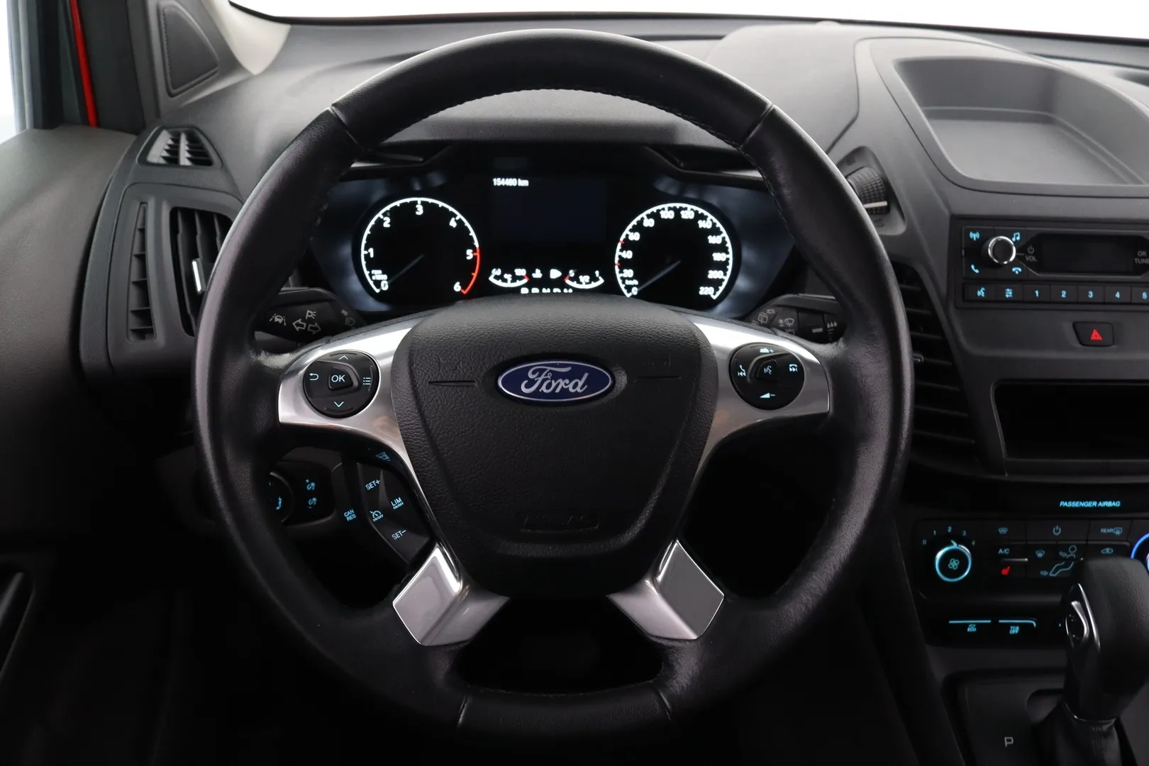 Ford Grand Tourneo Connect ETJ-814 carousel image
