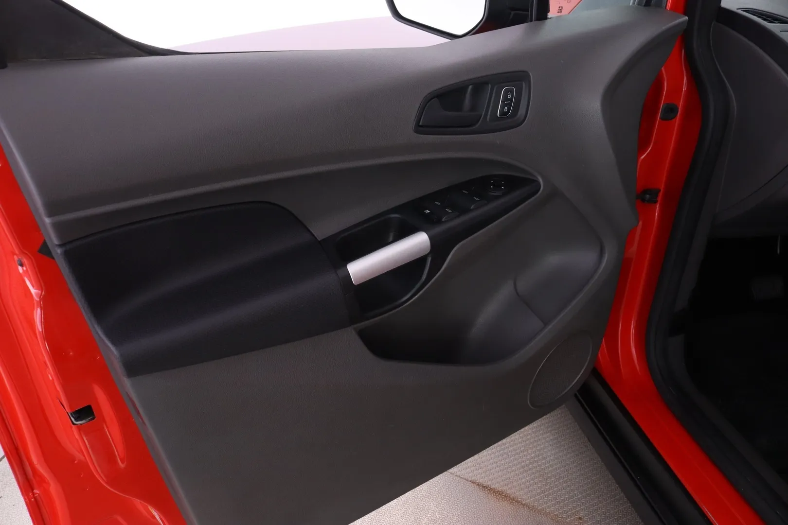 Ford Grand Tourneo Connect ETJ-814 carousel image