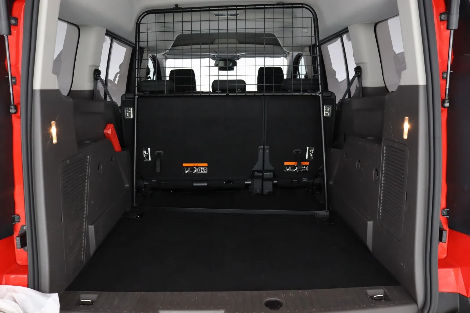Ford Grand Tourneo Connect ETJ-814 carousel image