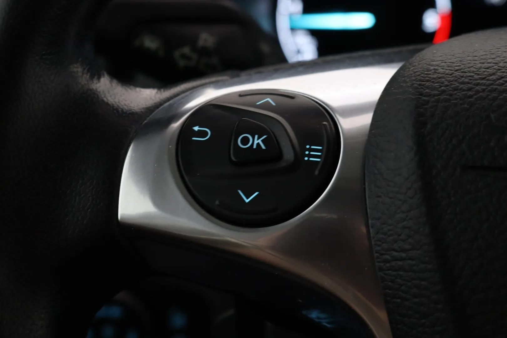 Ford Grand Tourneo Connect ETJ-814 carousel image