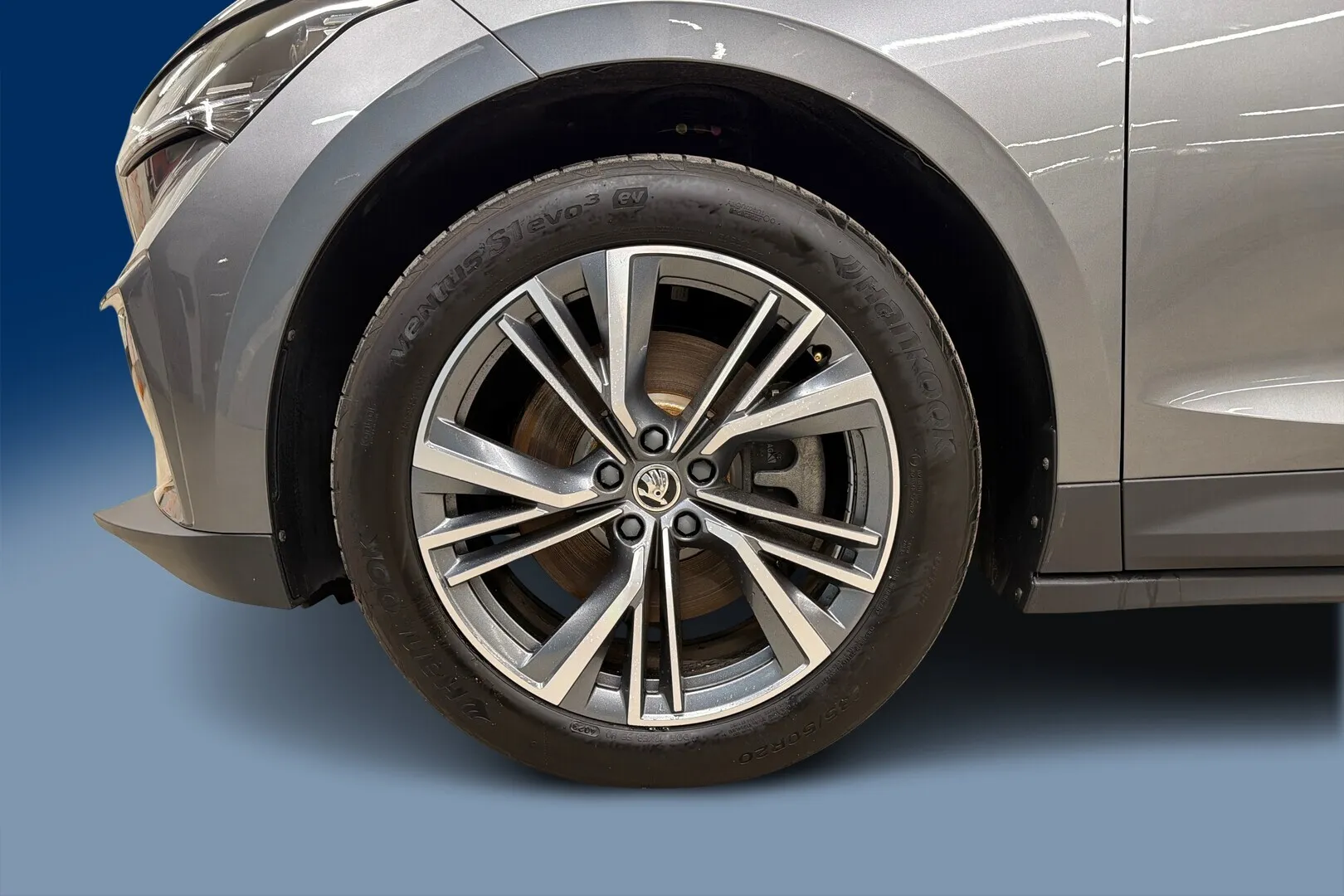 Skoda Enyaq ZPX-800 carousel image