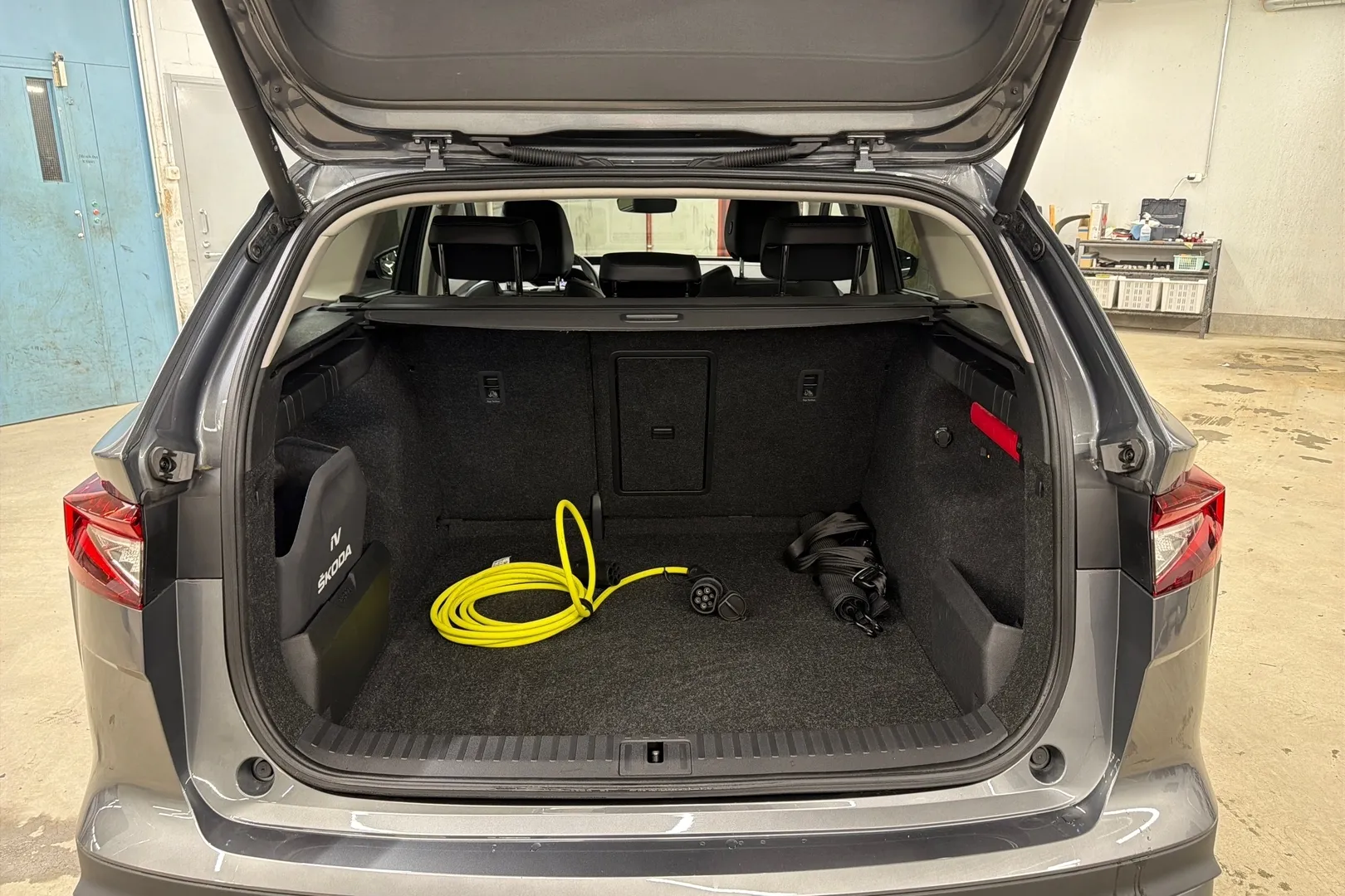 Skoda Enyaq ZPX-800 carousel image