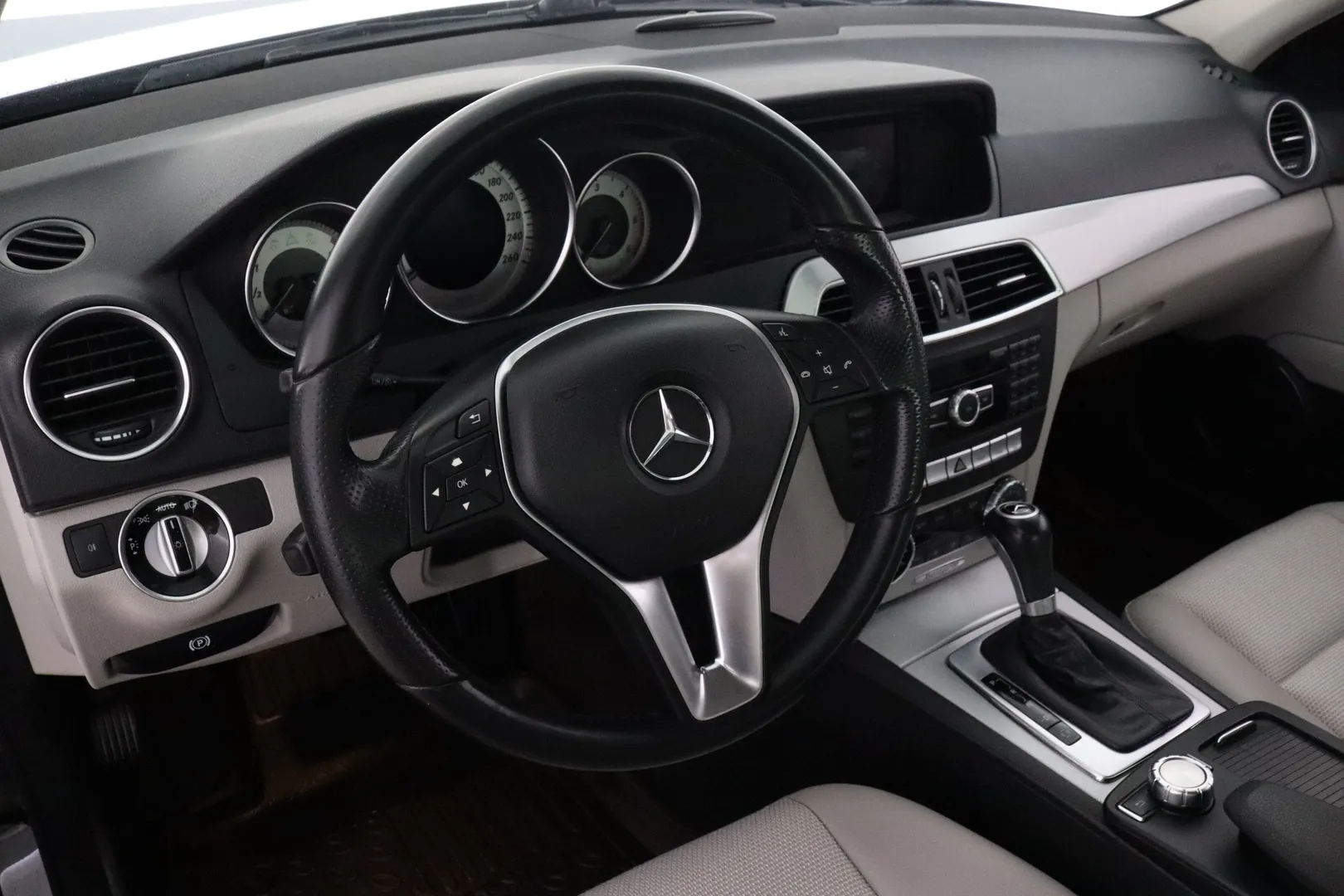 Mercedes-Benz C BSB-556 carousel image