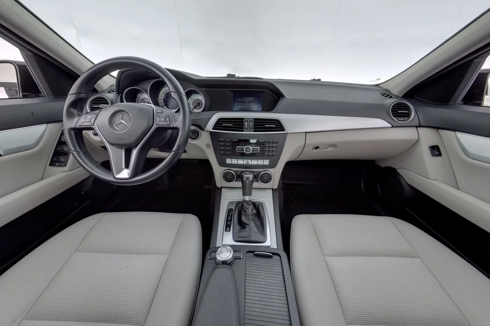 Mercedes-Benz C BSB-556 carousel image