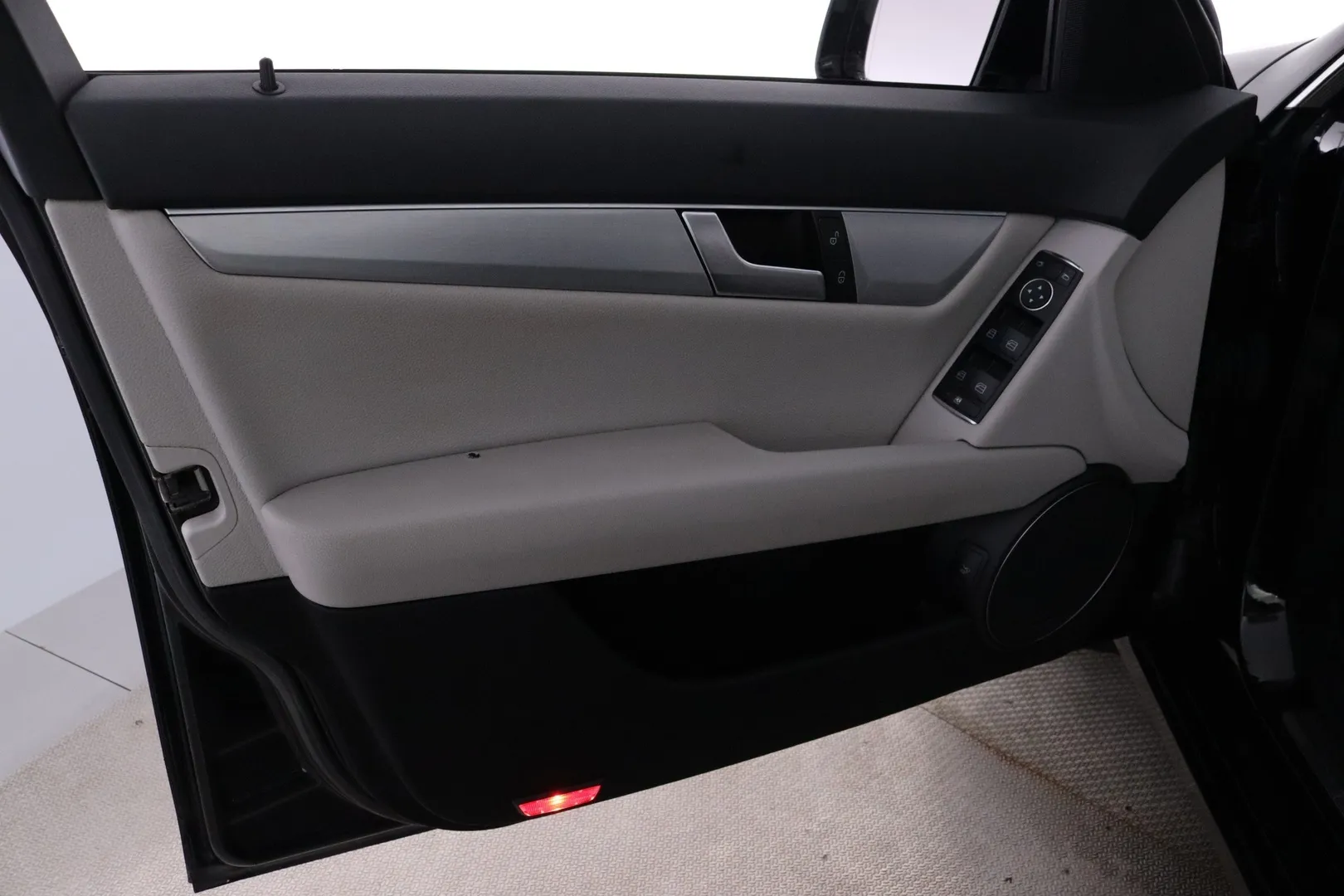 Mercedes-Benz C BSB-556 carousel image