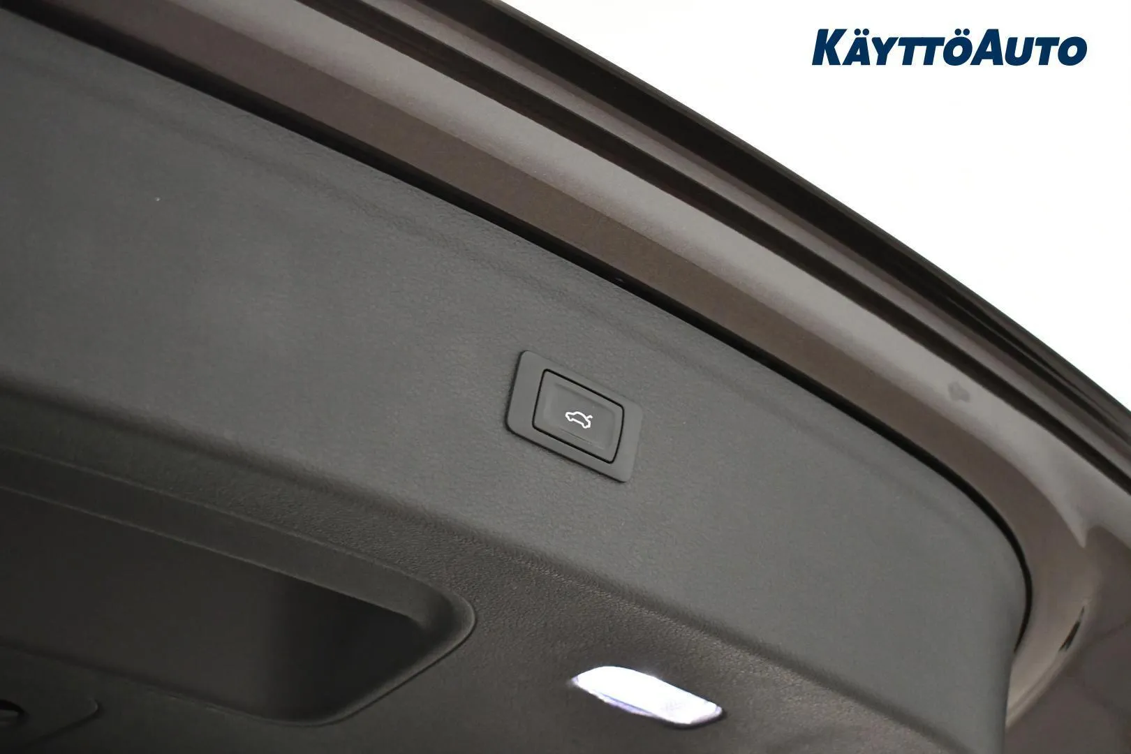 Audi Q5 YKH-826 carousel image