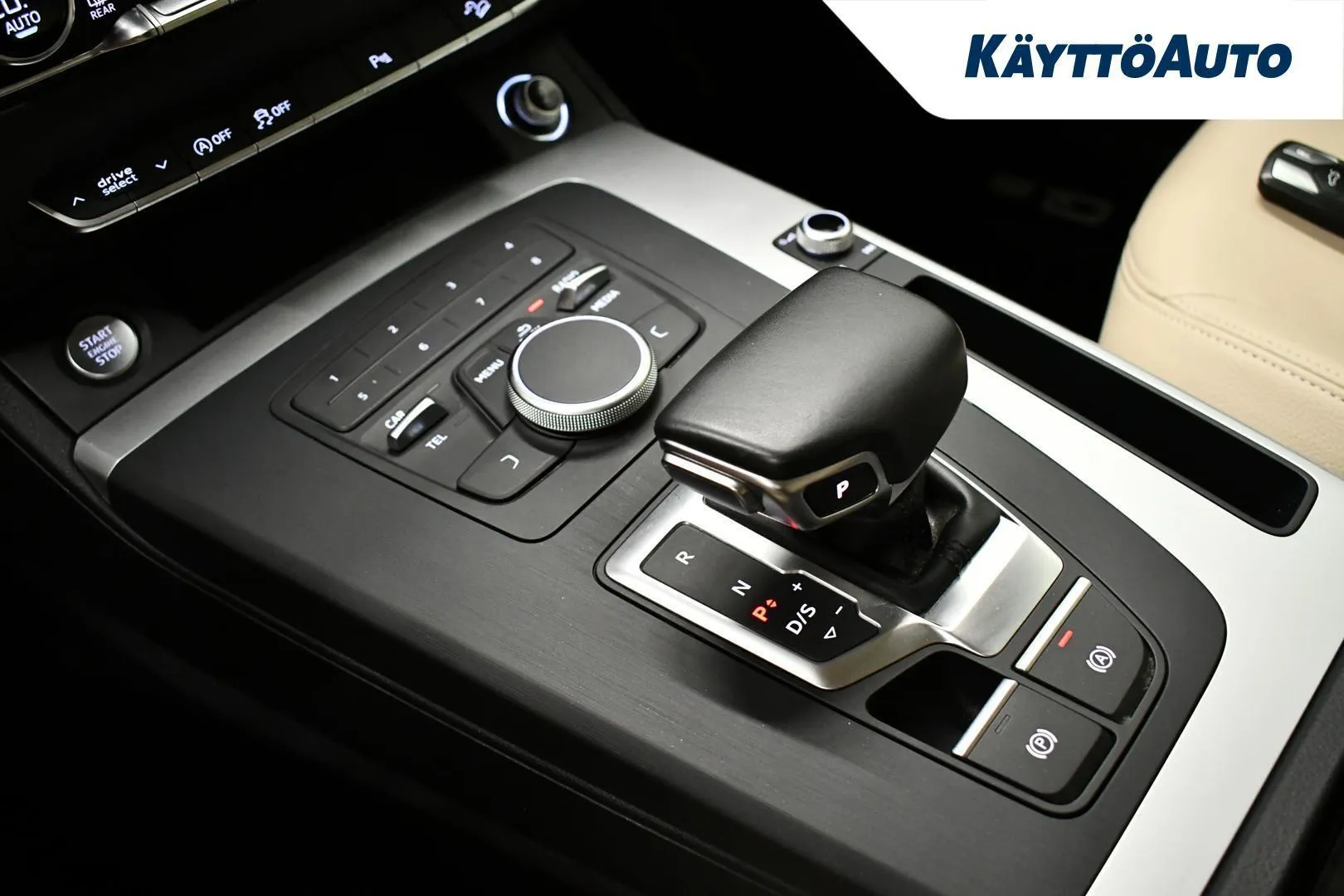 Audi Q5 YKH-826 carousel image