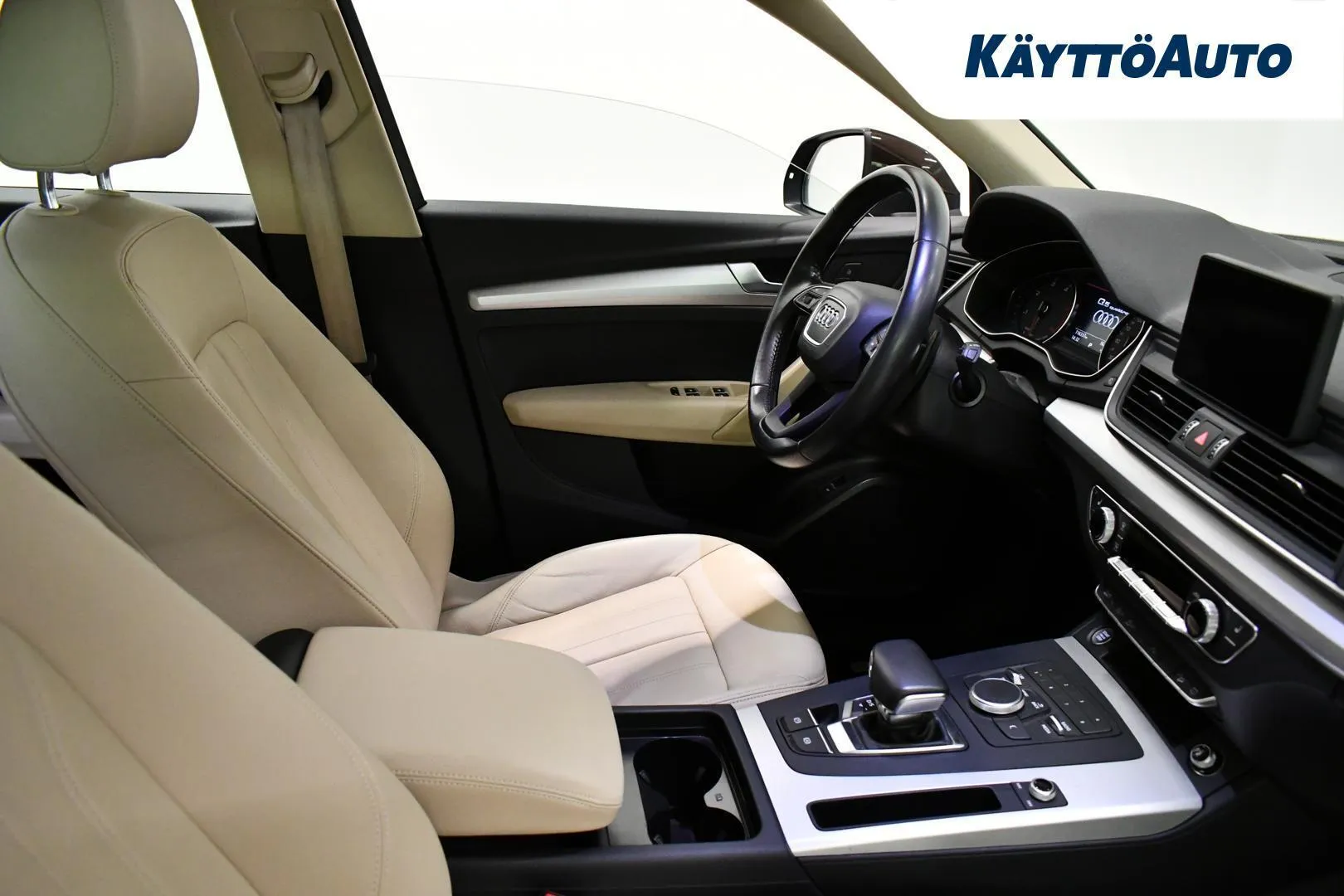 Audi Q5 YKH-826 carousel image