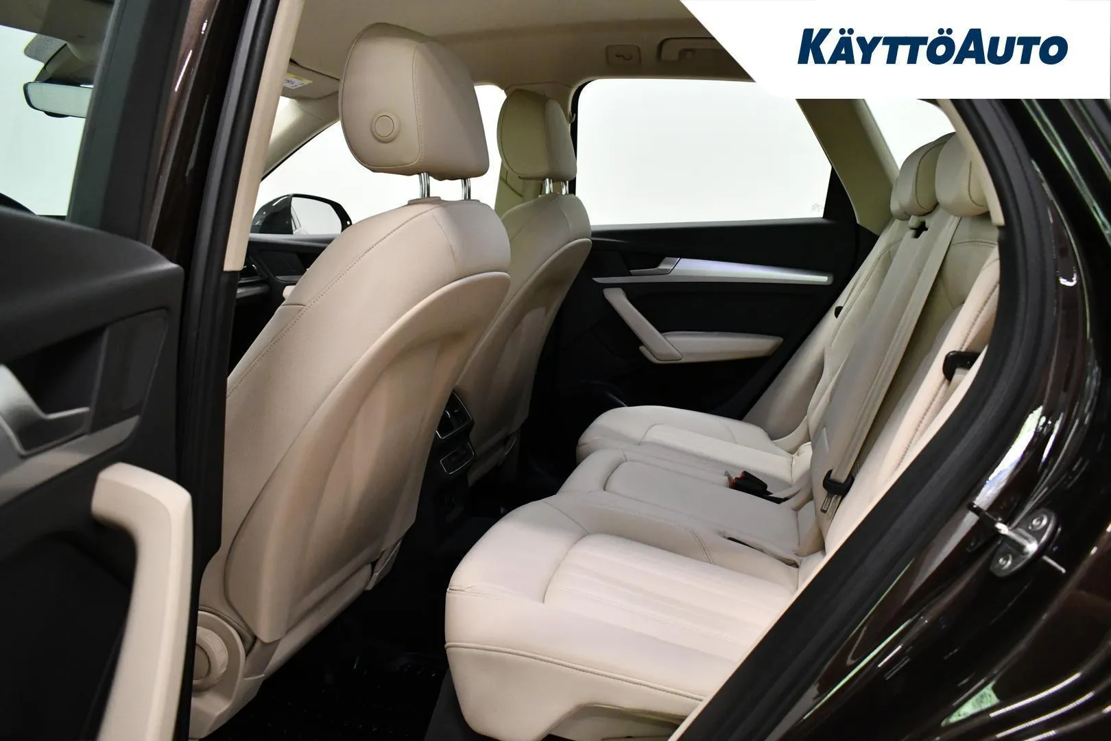 Audi Q5 YKH-826 carousel image