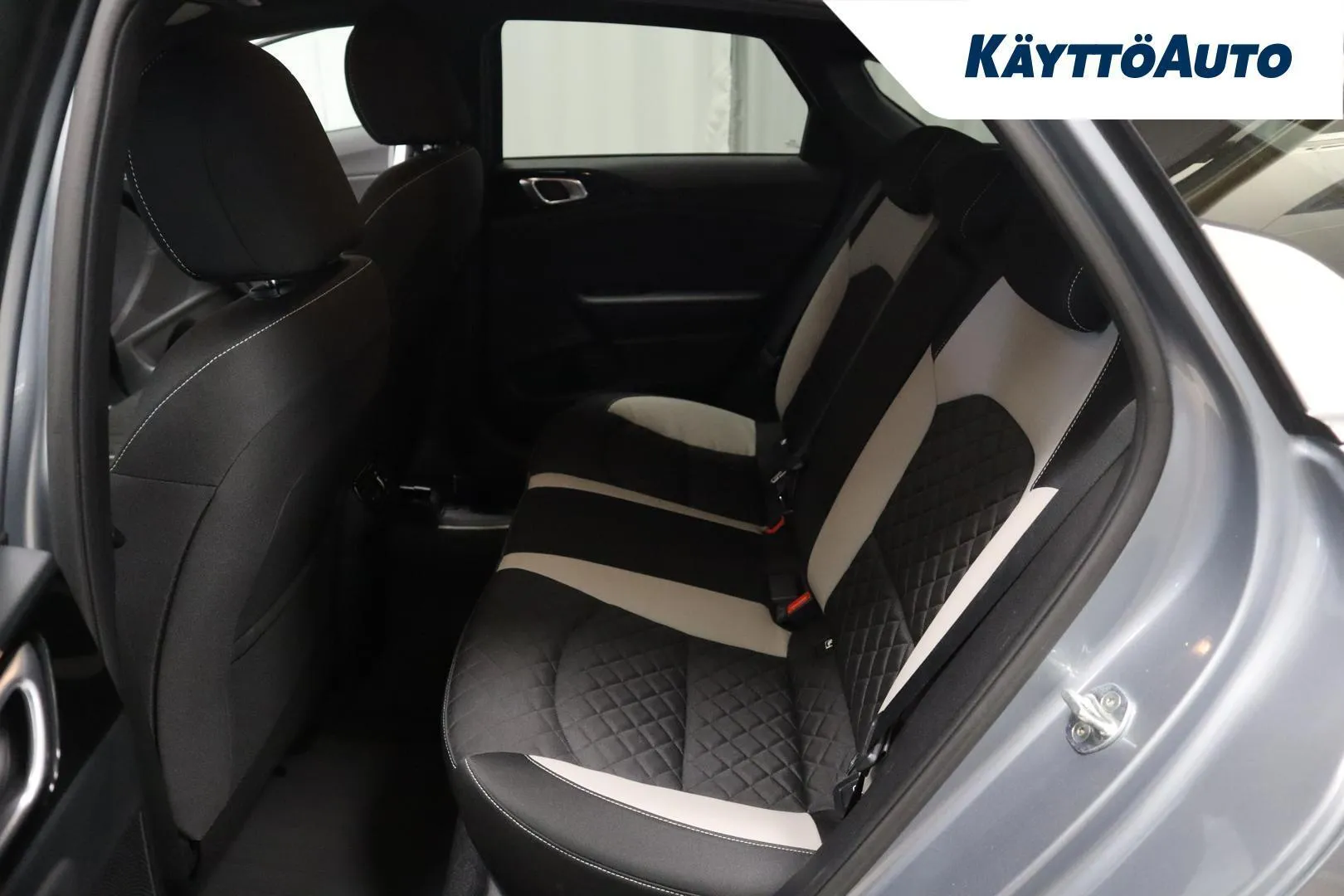 Kia ProCeed LPX-971 carousel image