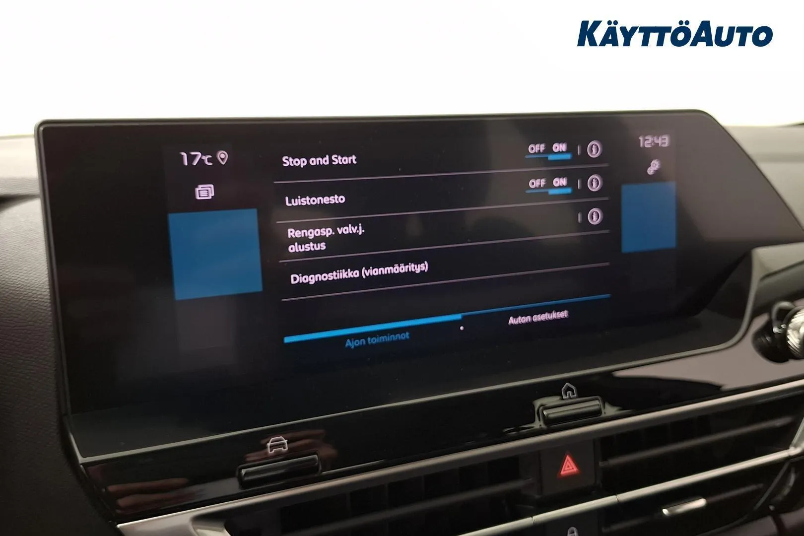 Citroen C4 RUU-211 carousel image