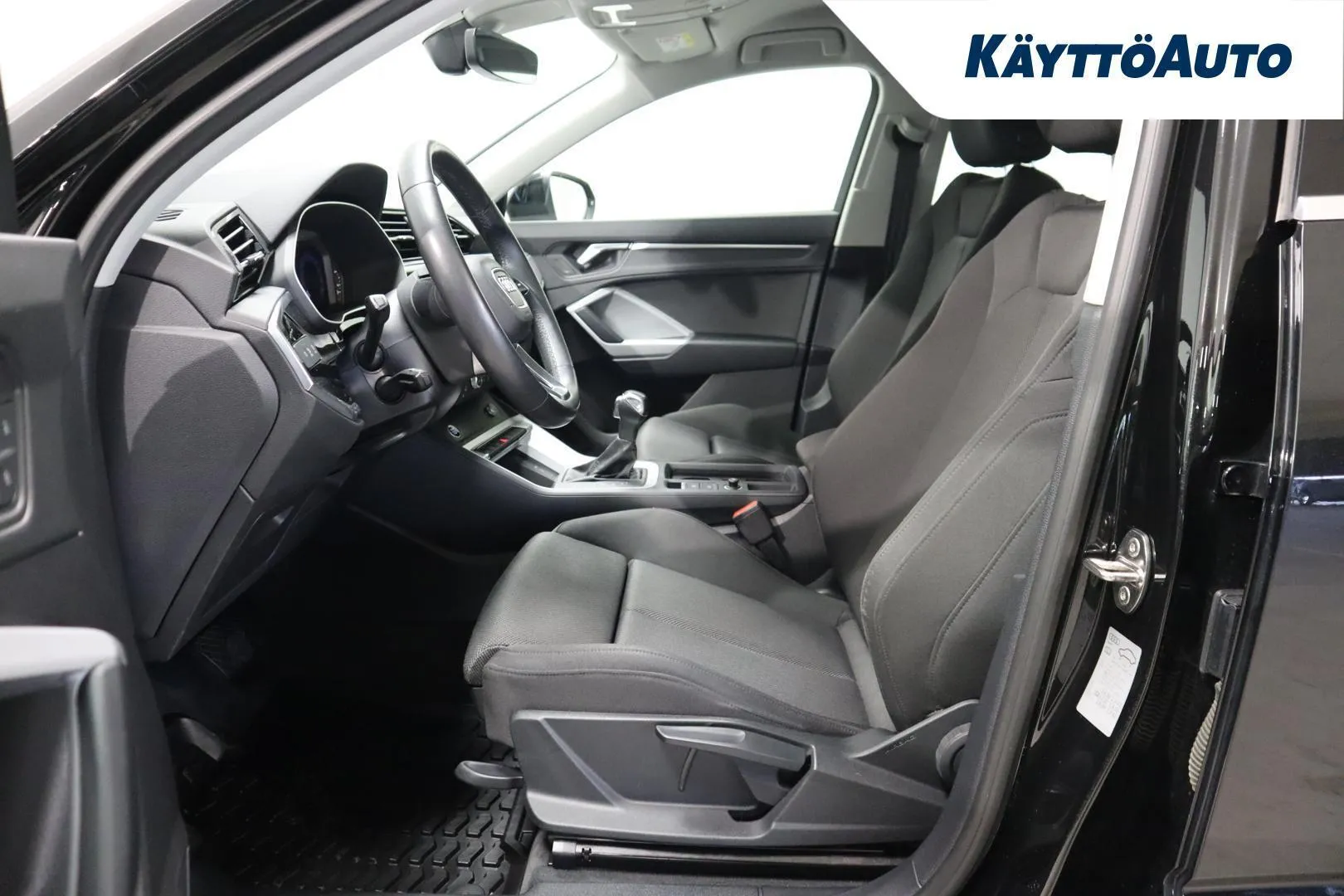 Audi Q3 MZG-925 carousel image