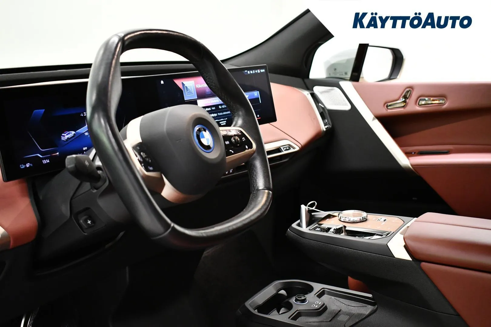 BMW iX YLU-631 carousel image