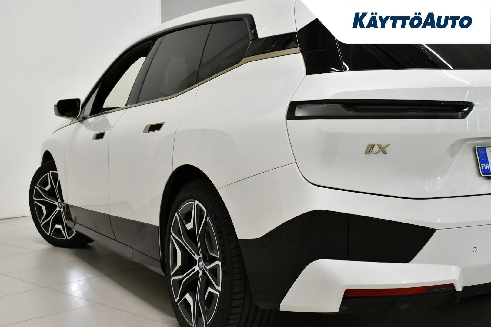 BMW iX YLU-631 carousel image