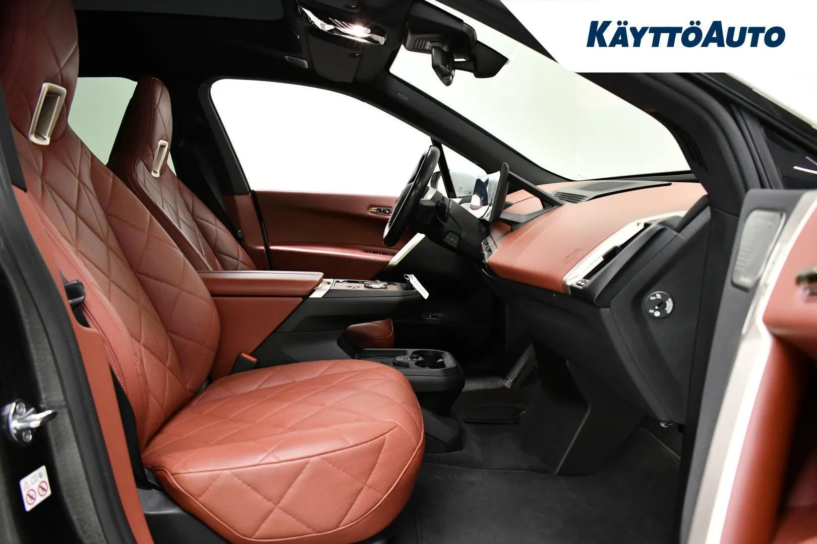 BMW iX YLU-631 carousel image