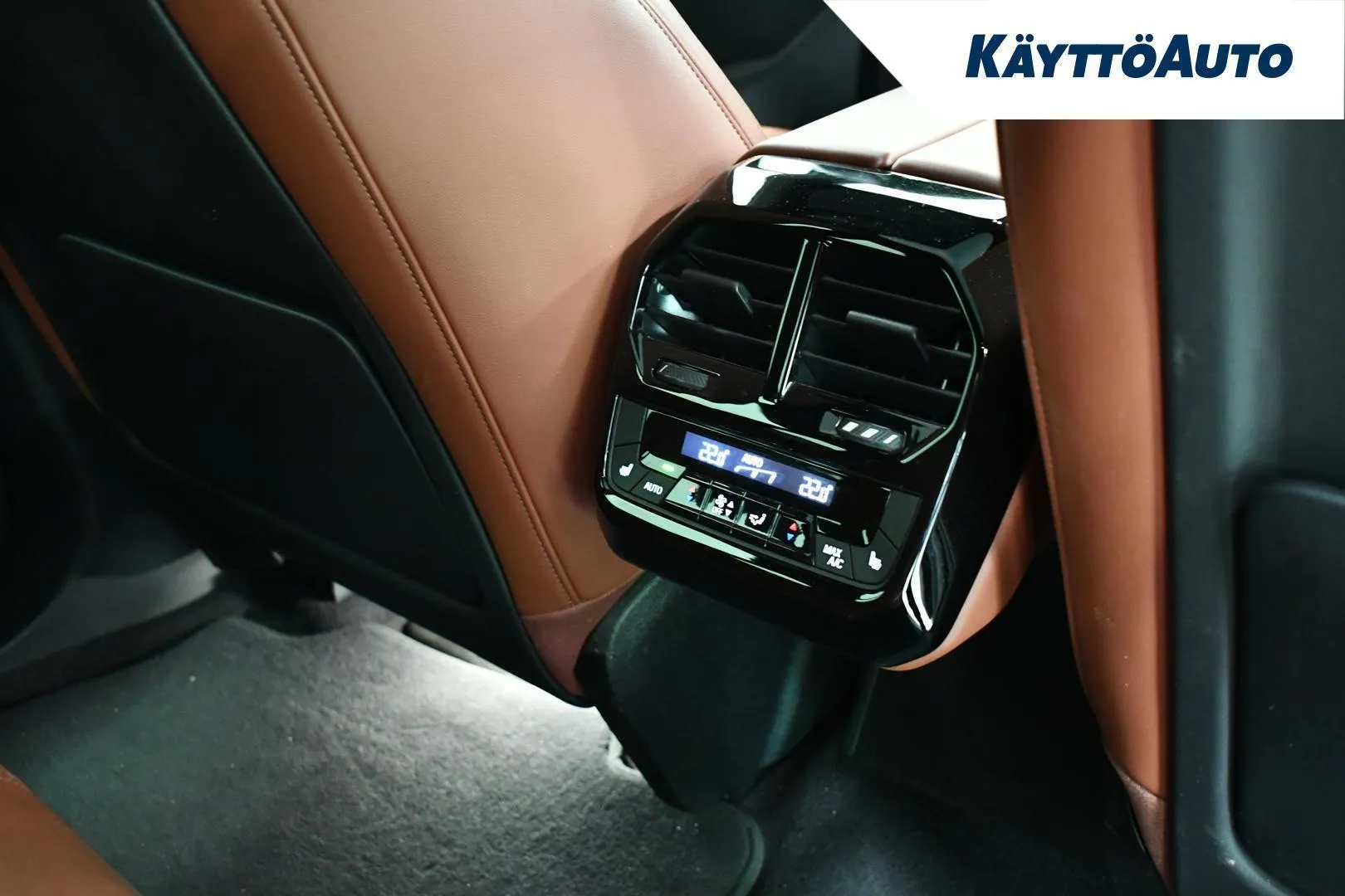BMW iX YLU-631 carousel image