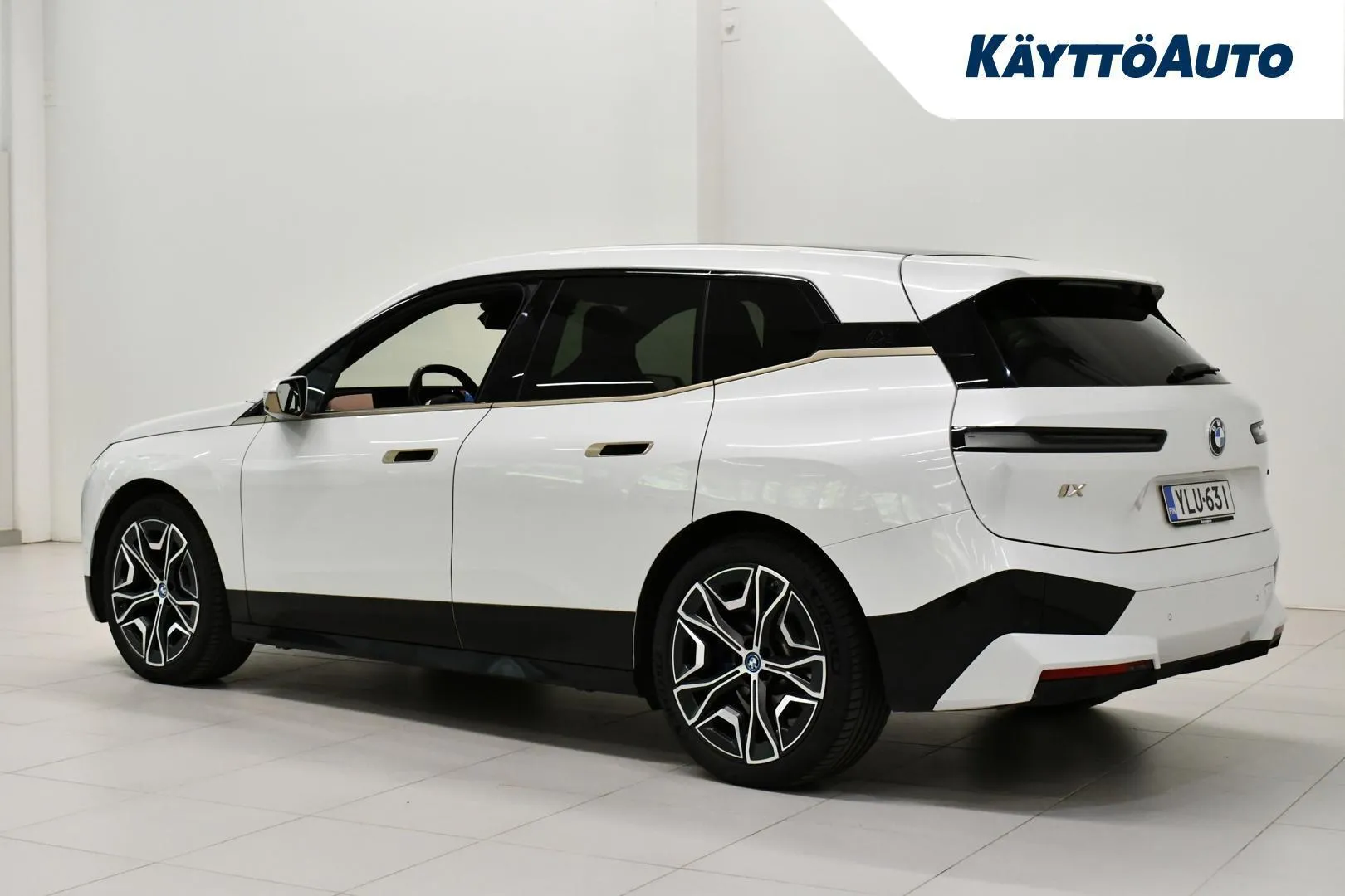 BMW iX YLU-631 carousel image