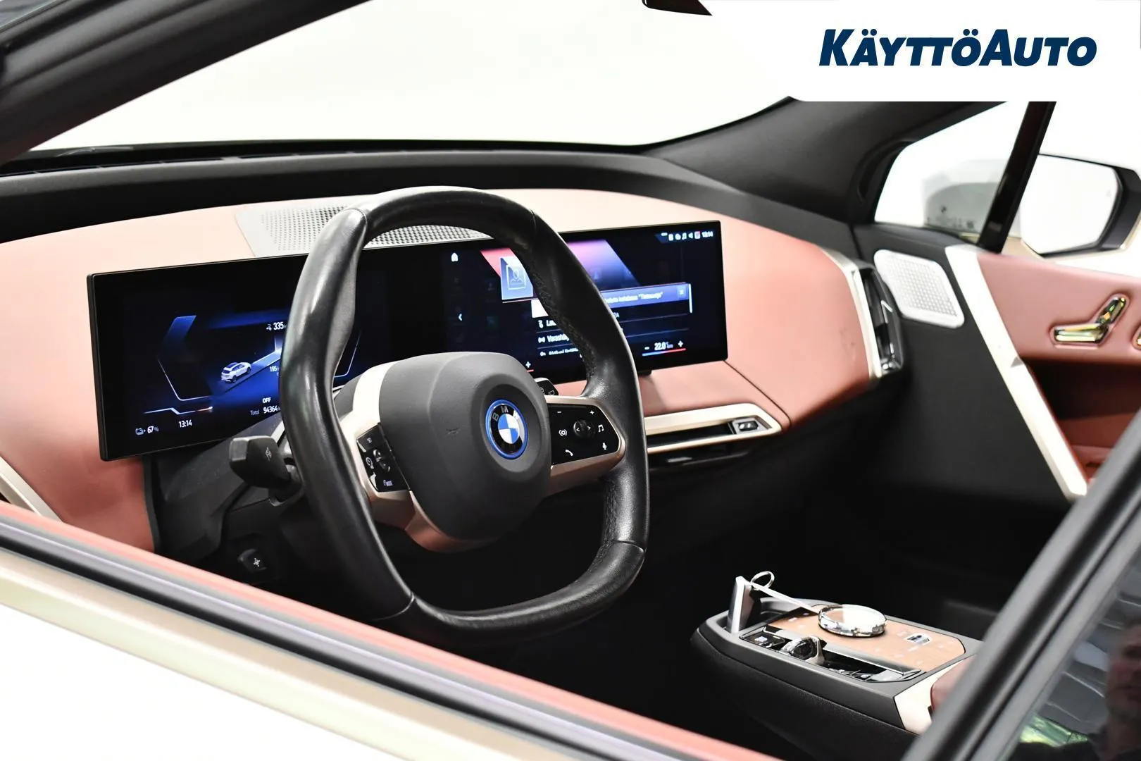 BMW iX YLU-631 carousel image