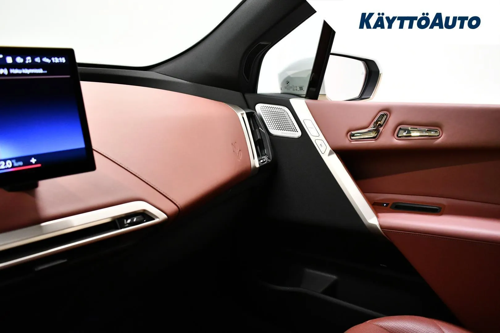 BMW iX YLU-631 carousel image