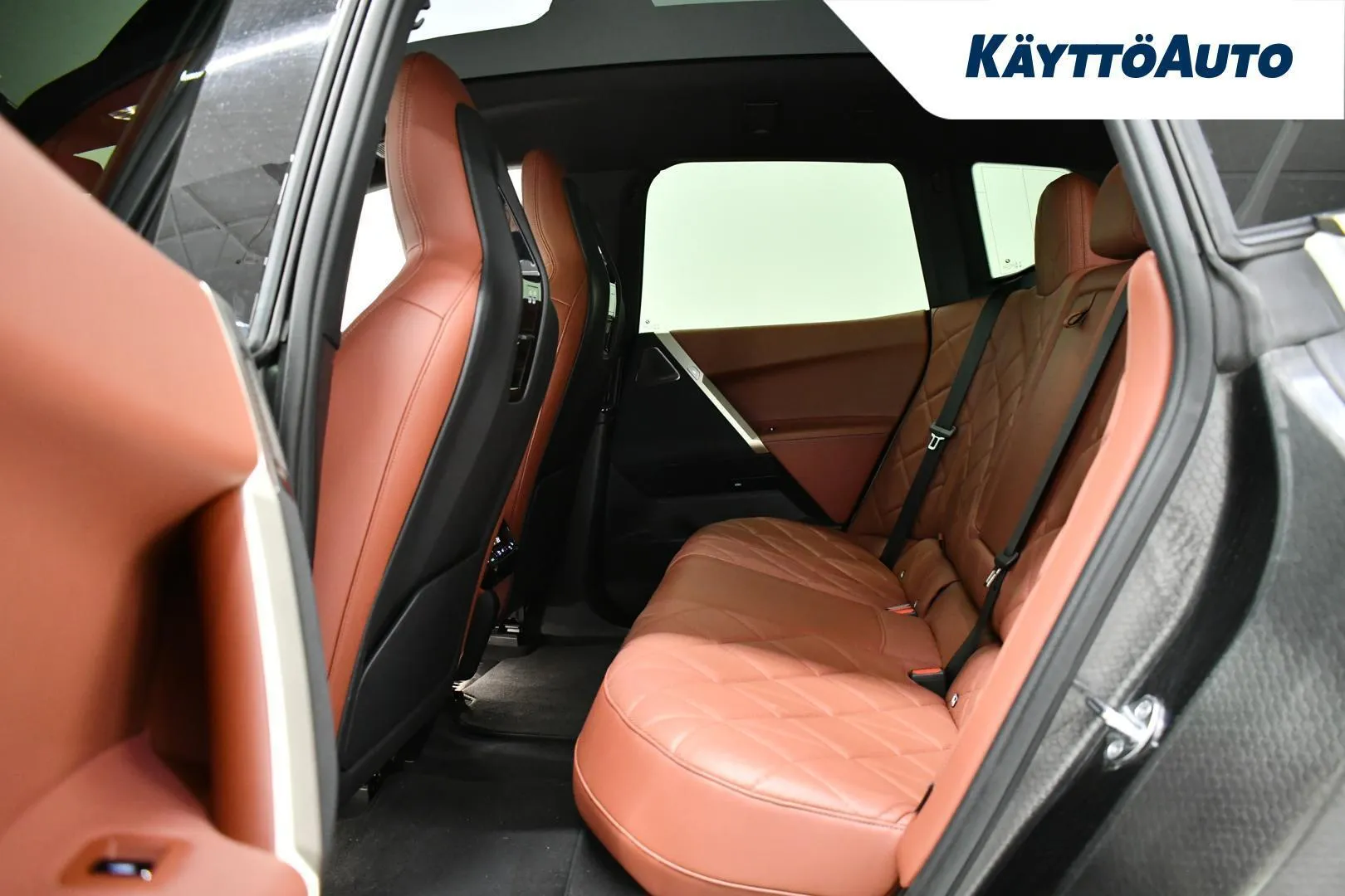 BMW iX YLU-631 carousel image