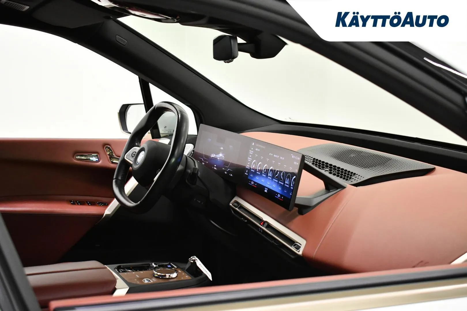 BMW iX YLU-631 carousel image